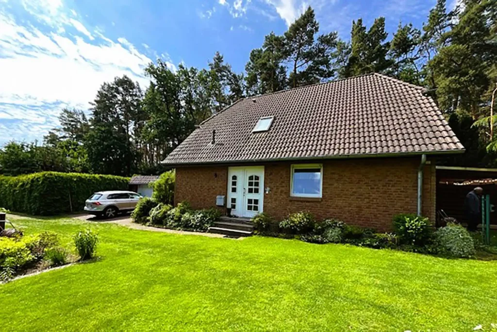 Maklerbüro Jürgen Sommer - Der Makler an Ihrer Seite für Immobilien im Großraum Potsdam. Unsere Referenzen · Erfolgreich verkauft und vermittelt. - Einfamilienhaus Einfamilienhaus - Wohnen im Grünen - vor den Toren von Potsdam und Berlin. 14558 NuthetaL / OT Saarmund